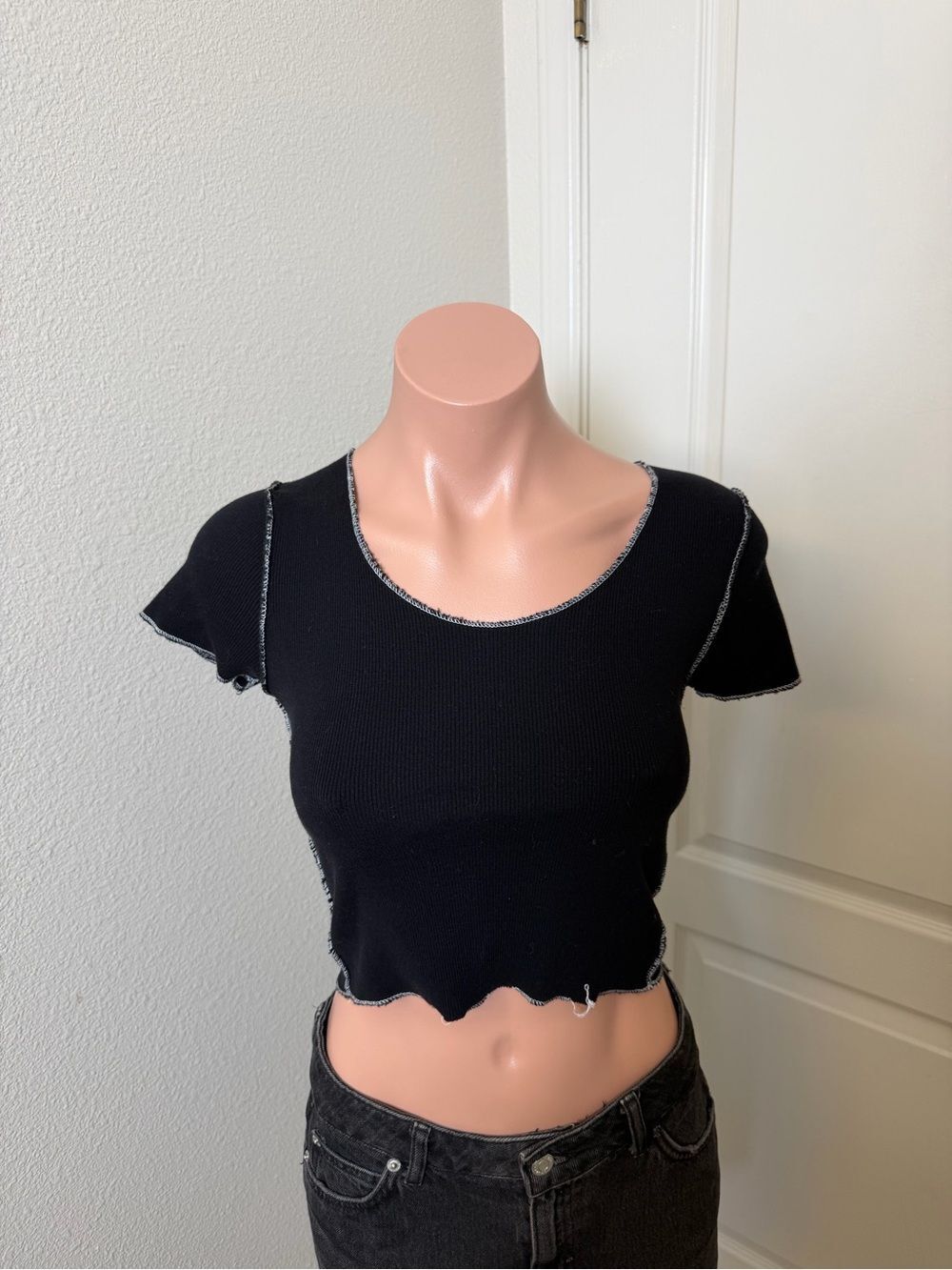 Brandy Melville Black Ribbed Crop Top with Contrast Stitching Sz S